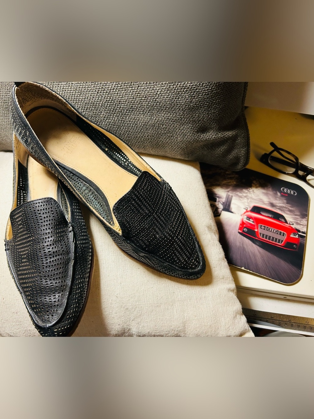 Vince Camuto Women’s black leather Pointed Toe Slip-On Flats.